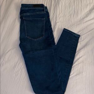 A&F SUPER SKINNY JEAN 8LONG